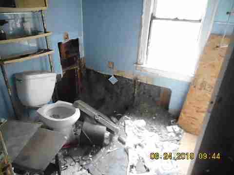 5911 Eastlawn (34)_m.jpg